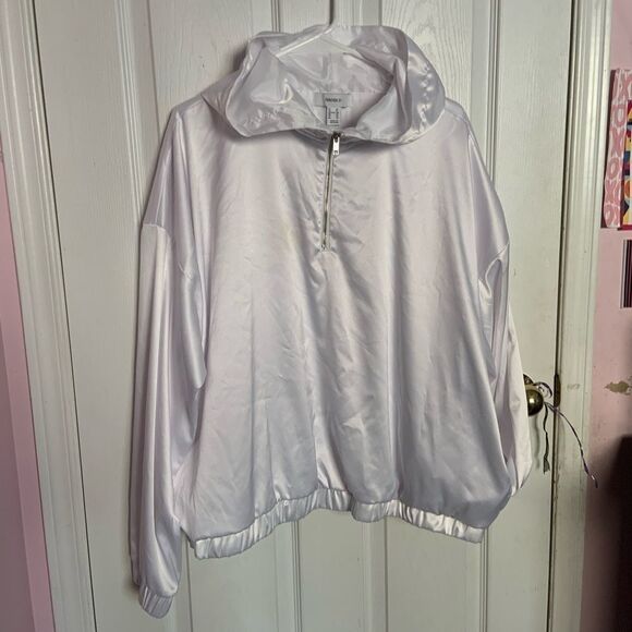 F21+ White Metallic Wind Breaker - Picture 6 of 16